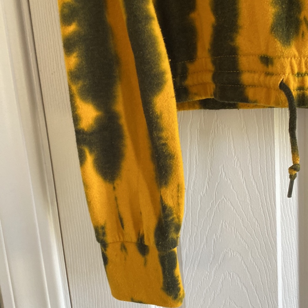 ZINE 💐YELLOW TIE DYE LONG SLEEVE SWEATSHIRT. TOP. Size Large GREAT CONDITION🤩 - Picture 5 of 5